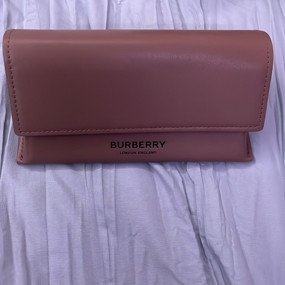Burberry Mens Sunglasses - Picture 4 of 8